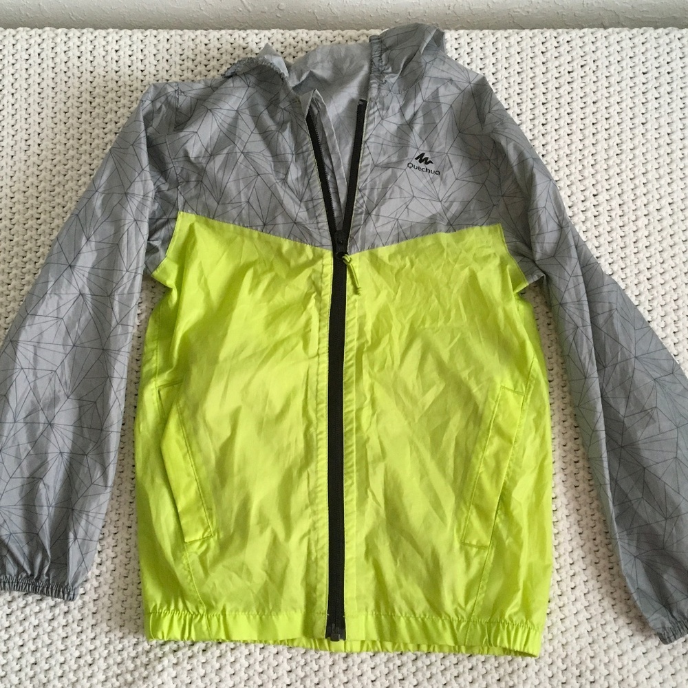 QUECHUA BOY 8-10 WINDBREAKER GRAY AND BRIGHT YELLOW